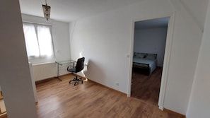 Room - New Listing (Chartres)