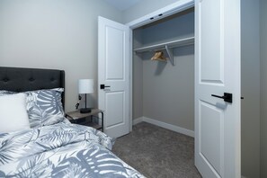 Room - Hebron Place | Elegant 3-Bedroom Stay for 6 (Regina)