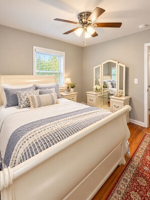 Room - Elegant  2-bedroom basement in beautiful Atlanta neighborhood! (Atlanta)
