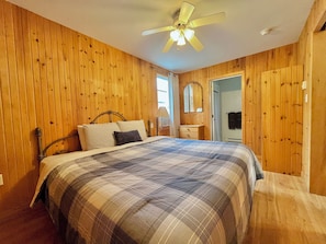 Room - Cozy Cottage #17 - King Bed -Pond View - Heated Pool (Brackley Beach)