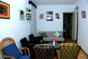 Living area - 2-bedroom apartment in soothing Grand Baie with AC comfort (Grand Baie)
