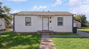 Exterior - Polk Street Station - 3BR Home Near Downtown Amarillo (Amarillo)