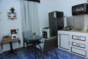 Private kitchen - Cozy 1-bedroom studio in delightful Grand Baie with AC (Grand Baie)