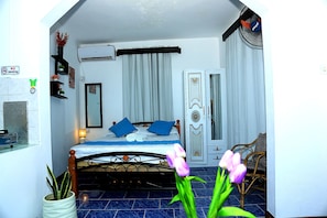 Room - Cozy 1-bedroom studio in awesome Grand Baie with AC & Terrace (Grand Baie)