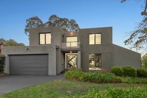 Exterior - Unfurnished spacious 5 bedroom house for short term rent (Balwyn North)