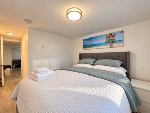Room - Private 4BR, 2BA Basement Suite near UBC | West Point Grey (Vancouver)