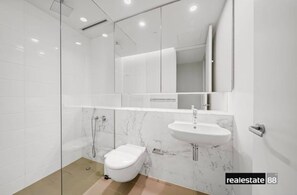 Bathroom -
Luxury Queens Riverside Residence (East Perth)