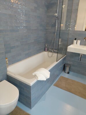Bathroom - New Listing (Antwerpen)