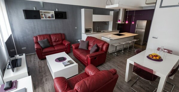Living area - New Listing (Pierrelatte)