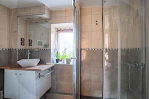 Bathroom - New Listing (Schœnbourg)