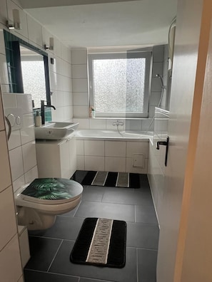Bathroom - New Listing (Essen)