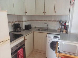 Private kitchen - New Listing (ORIHUELA COSTA)
