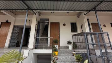 Perincian bahagian luar