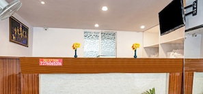 Lobby - Hotel O Way Point (Pune)