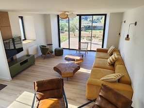 Living area - New Listing (Trédarzec)