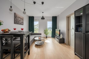 Dining Room - Apartment near Młynów Metro (Warszawa)