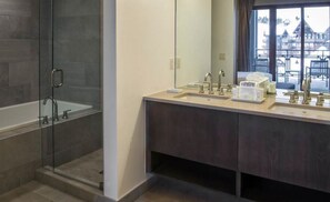 Bathroom - Peak 8 Grand Colorado True Ski in Ski out 2-bedroom Condo with Incredible Views! (Breckenridge)