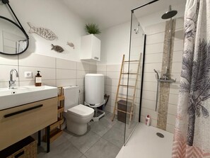 Bathroom - New Listing (Figari)
