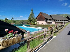 Pool - New Listing (Besse-et-Saint-Anastaise)