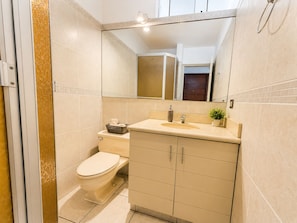Bathroom - New Listing (Lima)