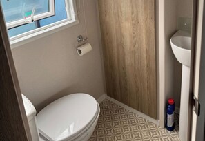 Image 9 - Cabin Sleeps 6 with Parking and Balcony (Hayling Island)