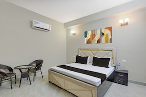 Room - Hotel O Regal Garden (Faridabad)