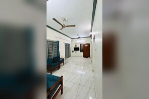 Interior - Private 2BHK Home with AC, Kitchen & Wi-Fi – Ramalinga Nagar, Trichy (Tiruchirappalli)