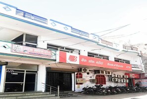 Exterior - Hotel O by OYO Siddharth Hotel And (Goshainganj)