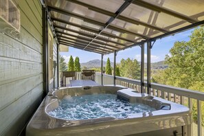 Room - 2BR Dog-friendly Retreat With Hot Tub Near Gsmnp (Sevierville)