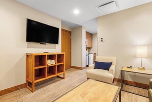 Living area - Ski in/Ski out 1 bedroom luxury condo suite sleeps 4 Breckenridge Peak 8 resort (Breckenridge)