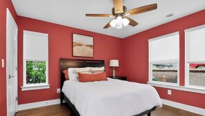 Room - 3BR Charlotte Skyline Retreat w Private Rooftop (Charlotte)