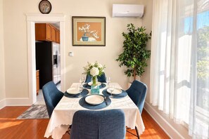 Dining - Charming 2BR1BA Private Home Near Caltech & Colorado Blvd (Pasadena)
