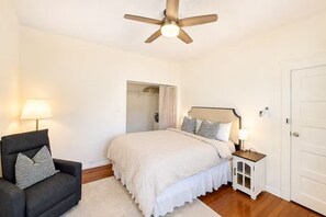 Room - Charming 2BR1BA Private Home Near Caltech & Colorado Blvd (Pasadena)