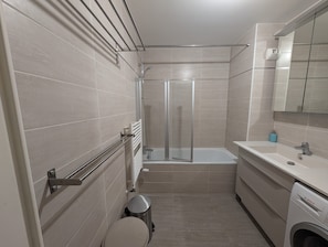 Bathroom - New Listing (Conflans-Sainte-Honorine)