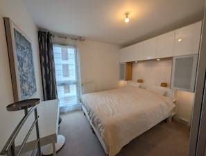 Room - New Listing (Conflans-Sainte-Honorine)