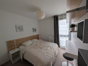 Room - New Listing (Conflans-Sainte-Honorine)
