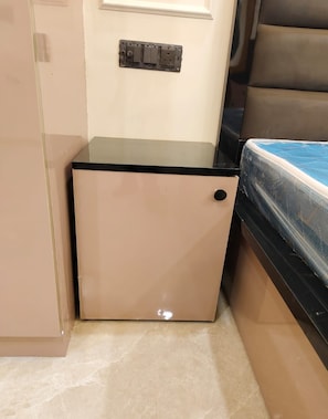 Room - The Stay Palace (Noida)