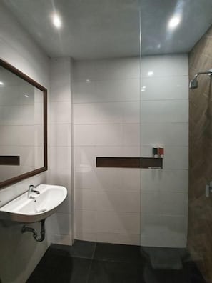 Bathroom - Pondok Wisata Ilona (Batu)