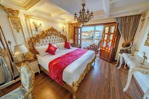 Room - Princess Farida Luxury Dahabiya (Luxor)