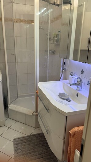 Bathroom - New Listing (Oberstdorf)