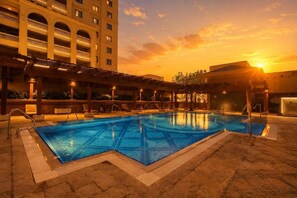 Pool - Porto Arabia Tower 19-Studio Skyline Balcony Retreat and Spa 412 (Doha)