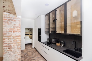 Private kitchen - Wagner 12 Old Town Apartment - 2 bedrooms, sleeps 5, Wi-Fi (Rīga)