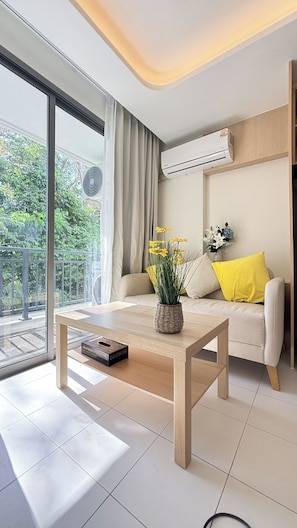 Living area - Your Kamala Retreat: Pool, Gym, Beach 312 (Tambon Kamala)
