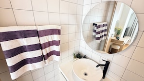 Bathroom - Your Kamala Retreat: Pool, Gym, Beach 312 (Tambon Kamala)