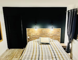 Room - New Listing (Saint-Maurice-d'Ardèche)
