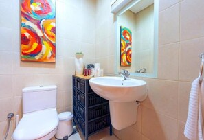 Bathroom - Zigzag Tower B-Golf course view from 33d floor, 2BR-3310A (Lusail)