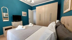 Room - Home4You. A comfortable, modern,recently renovated apartment in the city center. (Thessaloniki)