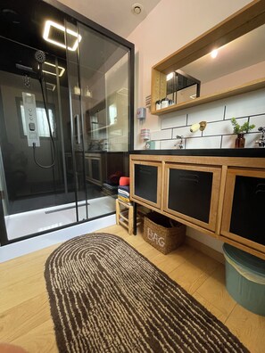 Bathroom - New Listing (Taussat les bains)