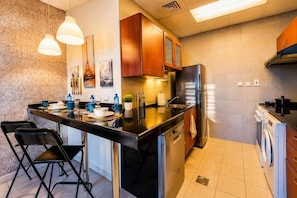 Private kitchen - Zigzag Tower A- Affordable, 2 Bedroom Apartment, Sea View 303 A (Lusail)