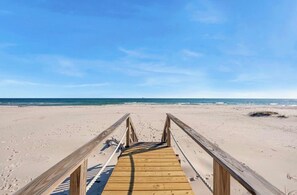 Beach - Gulf-Front Luxury - 7BR - Salt Water Pool - Sleeps 22 (Gulf Shores)